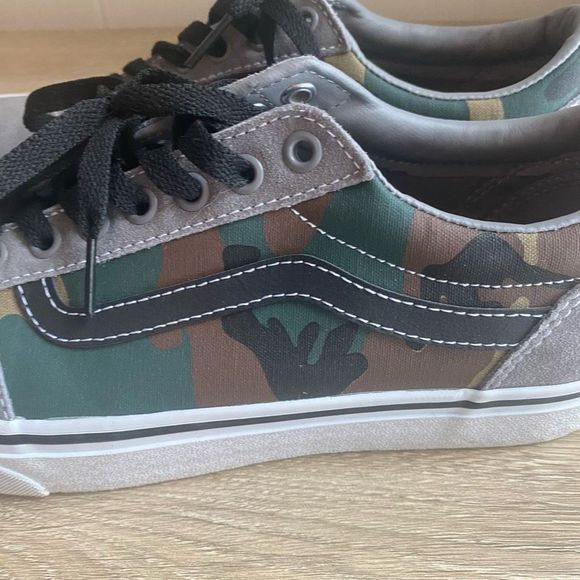 VANS Ward Camo-Frost Grey Men’s 9.5  -  $312 on STOCK X!!! - Picture 7 of 11